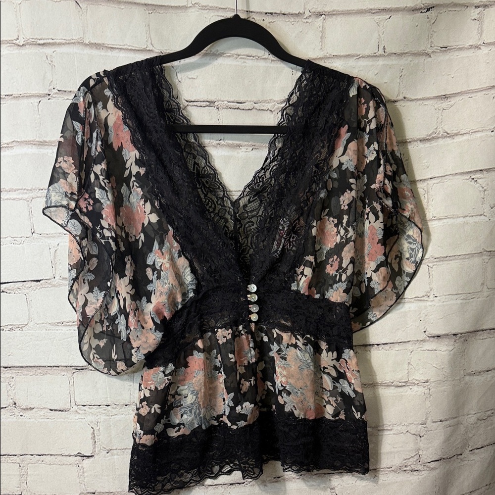 BONGO Black Floral Lace Women's Blouse